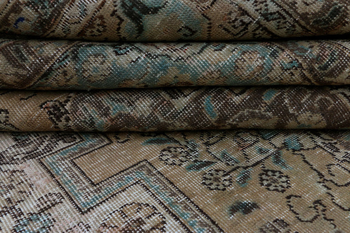 Tan Vintage 7' 6 x 10' 4 - No. 37557 - ALRUG Rug Store