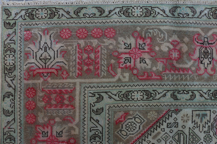 Gainsboro Bakhtiar 7' 10 x 11' 1 - No. 37563 - ALRUG Rug Store