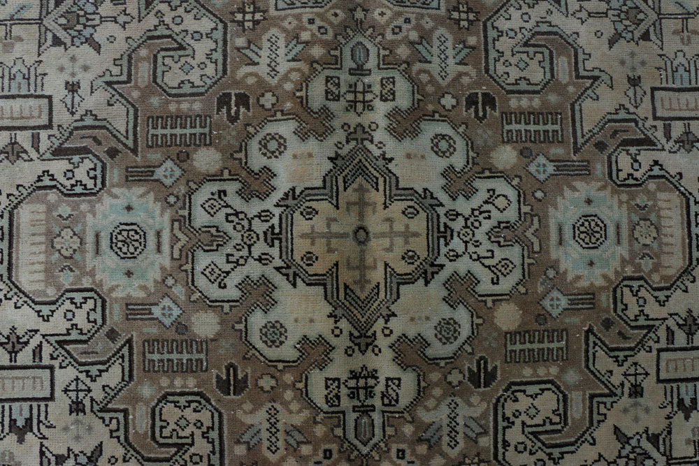 Gainsboro Bakhtiar 7' 10 x 11' 1 - No. 37563 - ALRUG Rug Store