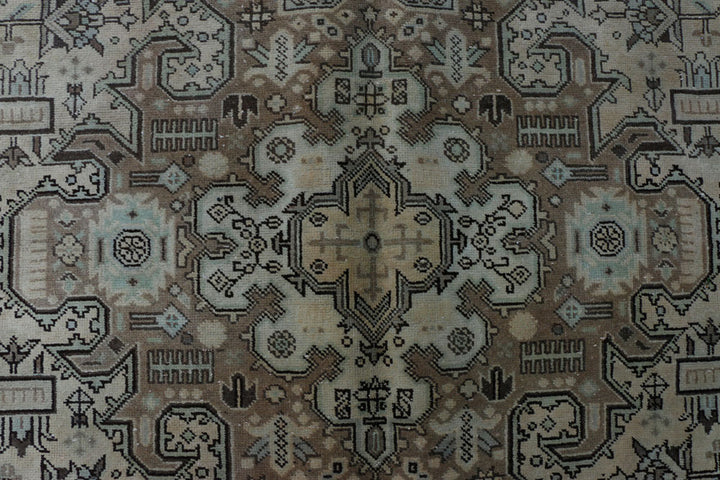 Gainsboro Bakhtiar 7' 10 x 11' 1 - No. 37563 - ALRUG Rug Store