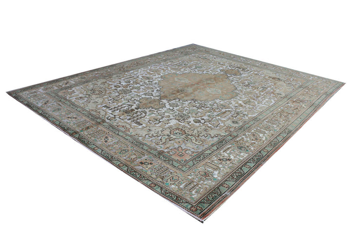 White Vintage 9' 9 x 12' 4 - No. 37566 - ALRUG Rug Store