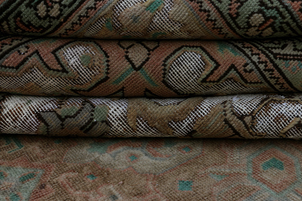 White Vintage 9' 9 x 12' 4 - No. 37566 - ALRUG Rug Store