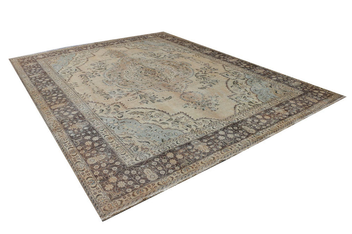 Tan Vintage 9' 11 x 12' 10 - No. 37574 - ALRUG Rug Store