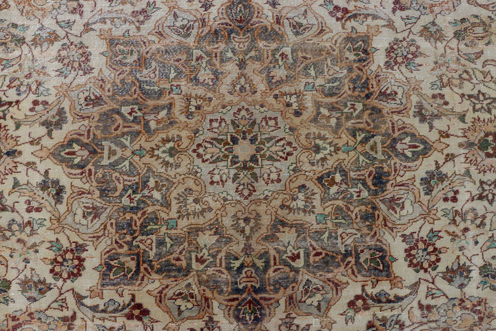Beige Vintage 9' 7 x 12' 8 - No. 37577 - ALRUG Rug Store