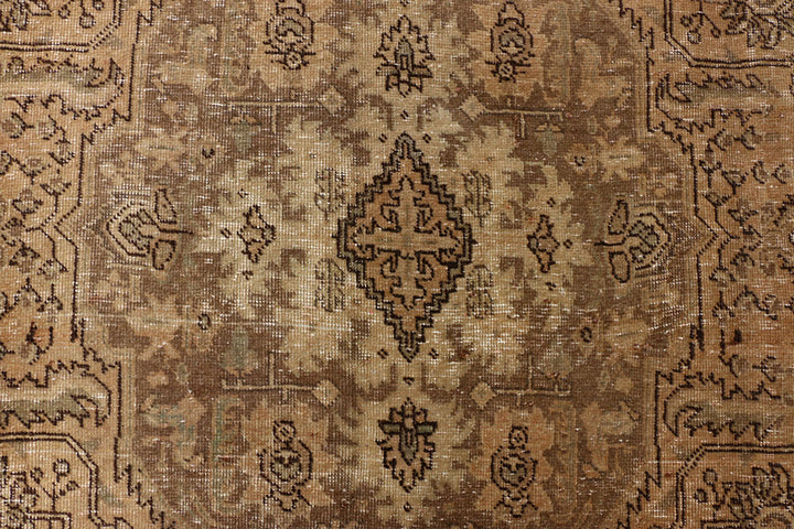 Tan Vintage 6' 2 x 9' 5 - No. 37593 - ALRUG Rug Store