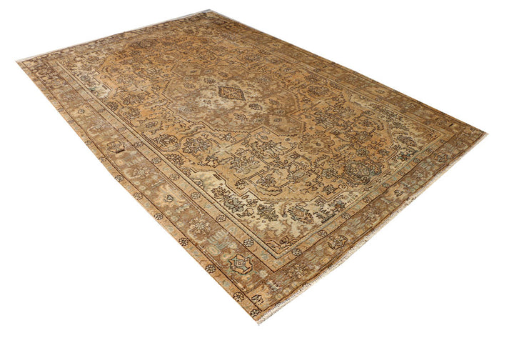 Tan Vintage 6' 2 x 9' 5 - No. 37593 - ALRUG Rug Store