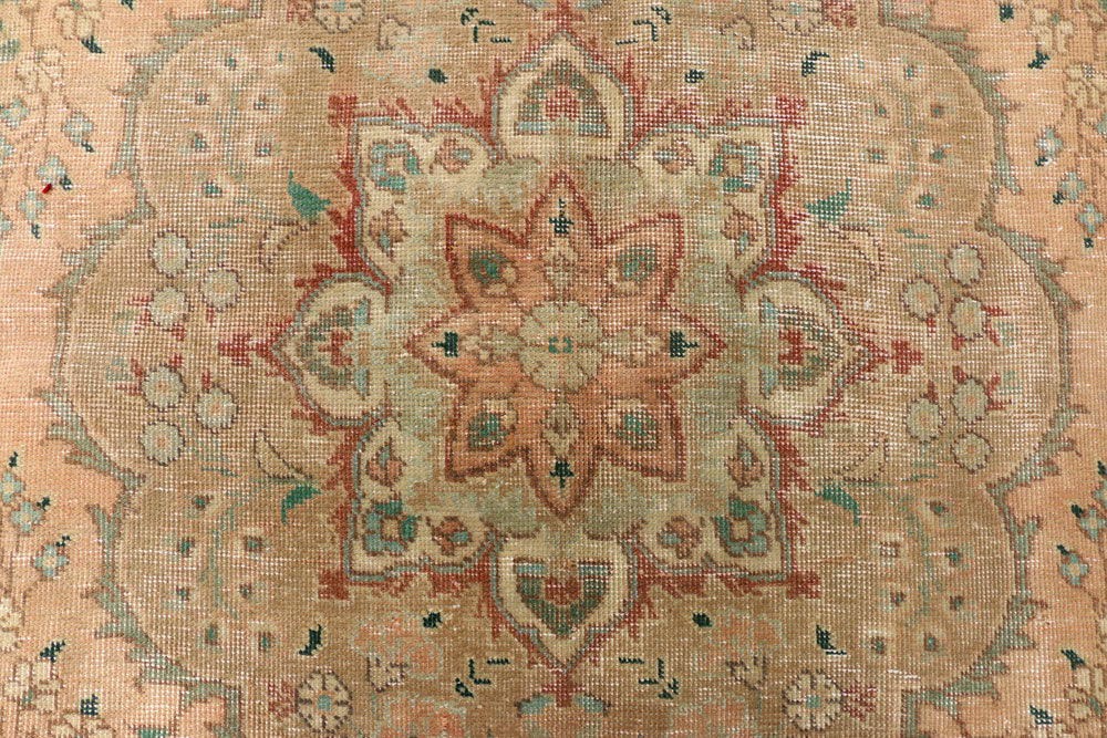Bisque Vintage 6' 7 x 9' 5 - No. 37599 - ALRUG Rug Store