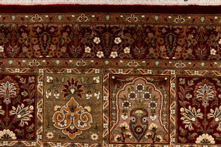 Maroon Bakhtiar 4'  x" 6'  1" - No. QA51568