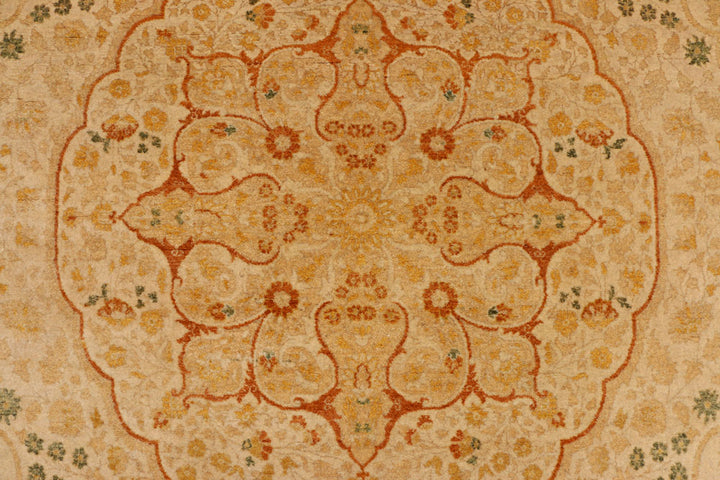 Navajo White Kirman 6' x 9' 1 - No. 37701 - ALRUG Rug Store