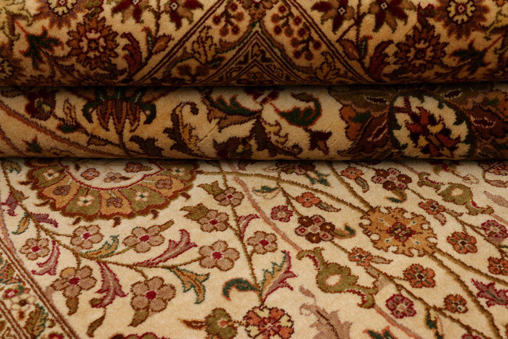 Navajo White Sultanabad 6' x 9' 1 - No. 37704 - ALRUG Rug Store