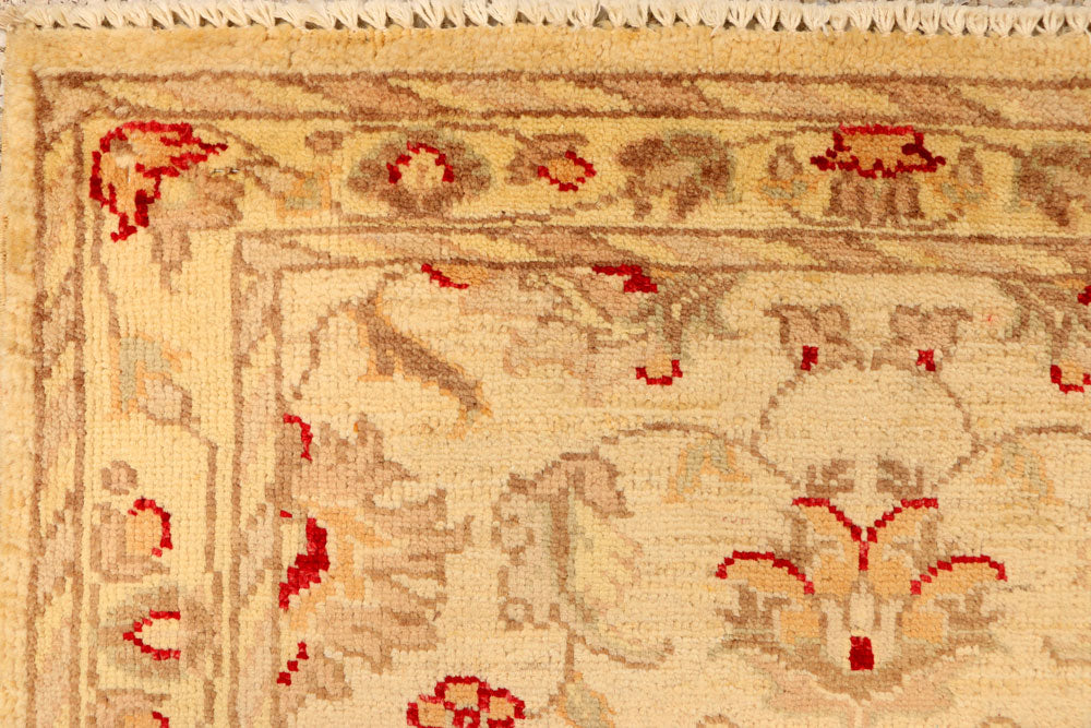 Navajo White Ziegler 2' 5 x 4' 4 - No. 38161 - ALRUG Rug Store