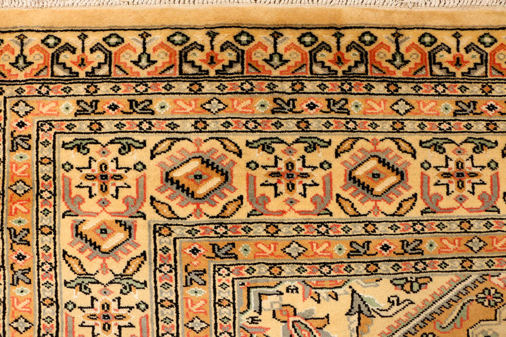 Navajo White Caucasian 6' 1 x 8' 8 - No. 38172 - ALRUG Rug Store