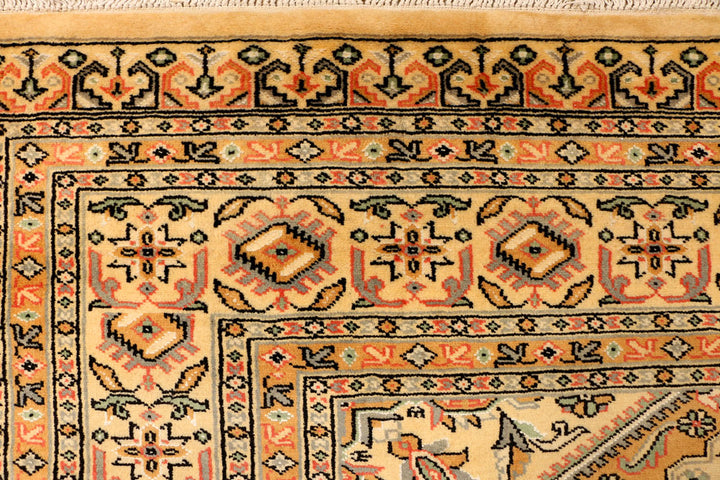 Navajo White Caucasian 6' 1 x 8' 8 - No. 38172 - ALRUG Rug Store