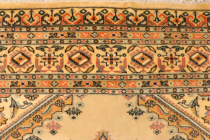 Navajo White Caucasian 6' 1 x 8' 8 - No. 38172 - ALRUG Rug Store