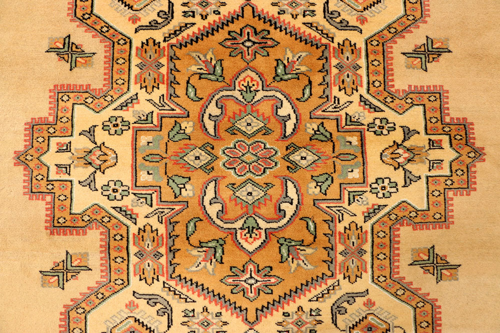 Navajo White Caucasian 6' 1 x 8' 8 - No. 38172 - ALRUG Rug Store