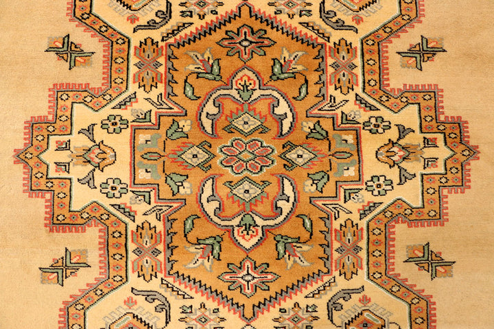 Navajo White Caucasian 6' 1 x 8' 8 - No. 38172 - ALRUG Rug Store