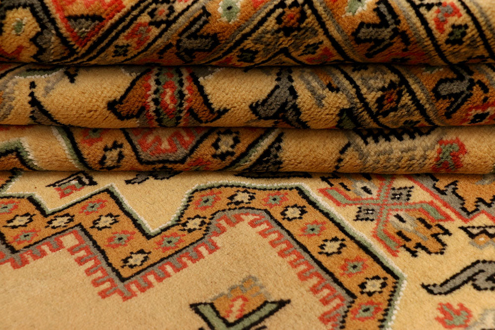 Navajo White Caucasian 6' 1 x 8' 8 - No. 38172 - ALRUG Rug Store