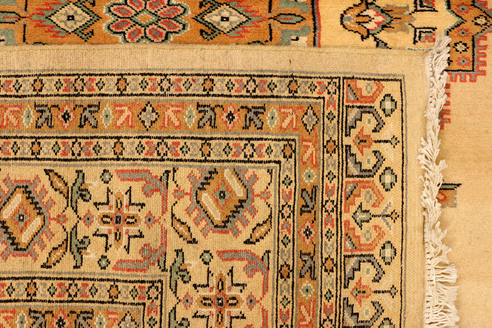 Navajo White Caucasian 6' 1 x 8' 8 - No. 38172 - ALRUG Rug Store