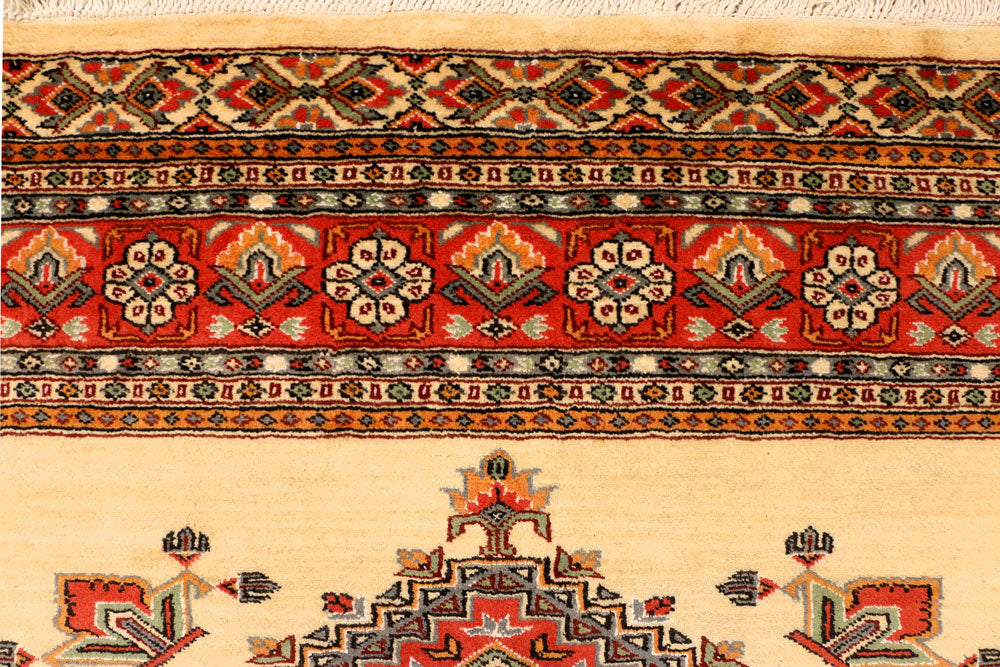 Navajo White Caucasian 6' 2 x 9' 1 - No. 38182 - ALRUG Rug Store