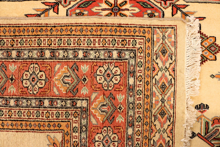 Navajo White Caucasian 6' 2 x 9' 1 - No. 38182 - ALRUG Rug Store