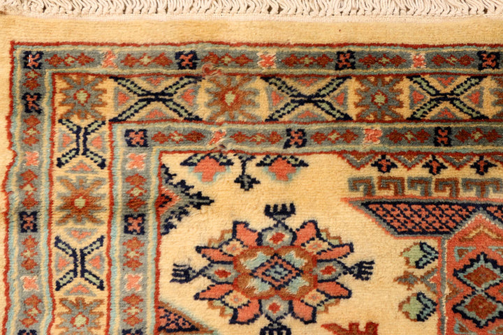 Navajo White Caucasian 3' 2 x 5' - No. 38227 - ALRUG Rug Store