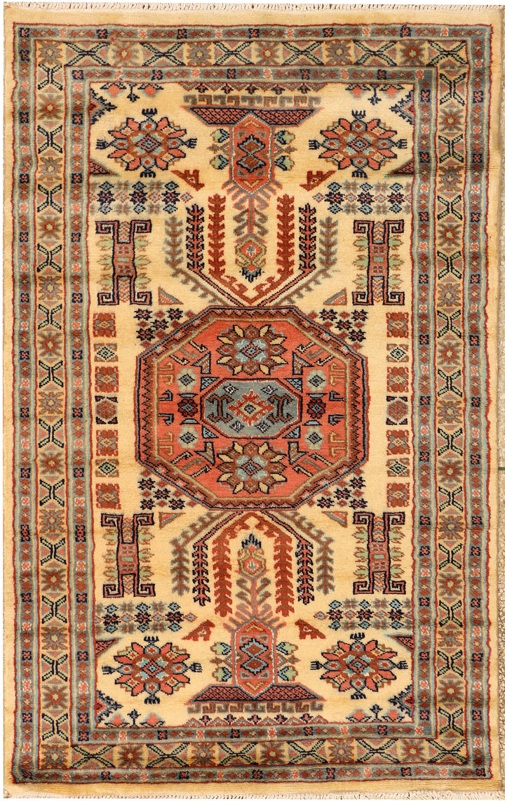 Navajo White Caucasian 3' 2 x 5' - No. 38227 - ALRUG Rug Store