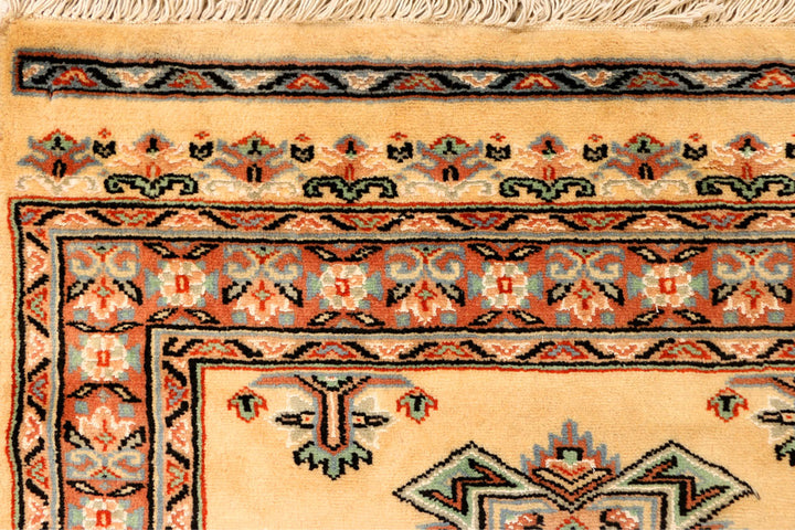 Navajo White Caucasian 2' 7 x 4' 2 - No. 38244 - ALRUG Rug Store