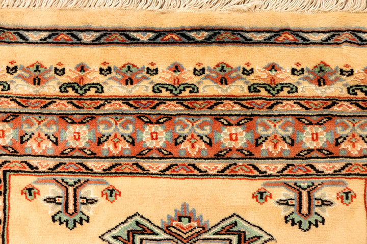 Navajo White Caucasian 2' 7 x 4' 2 - No. 38244 - ALRUG Rug Store