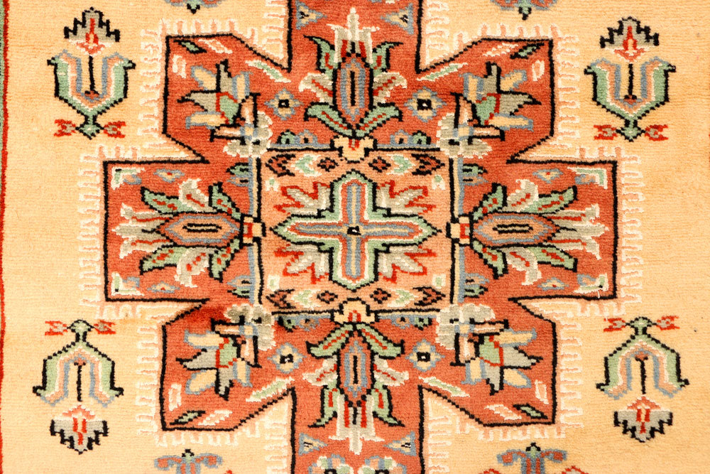 Navajo White Caucasian 2' 7 x 4' 2 - No. 38244 - ALRUG Rug Store