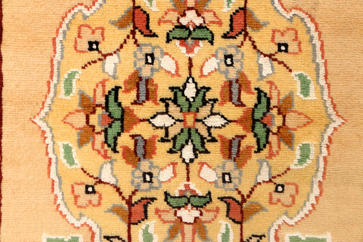 Navajo White Caucasian 2' 7 x 4' 1 - No. 38263 - ALRUG Rug Store