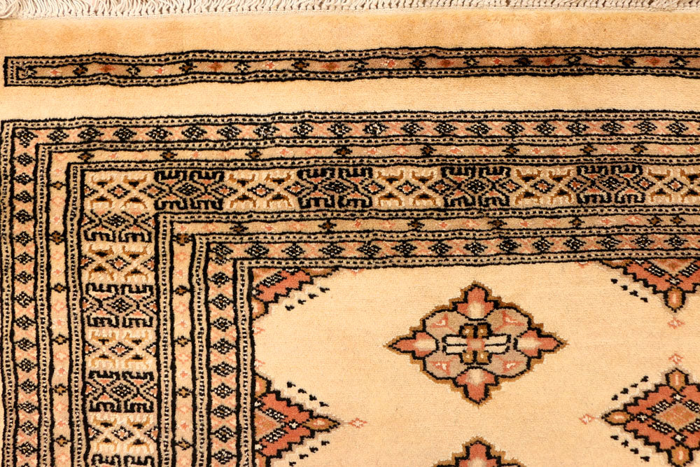 Navajo White Jaldar 5' 6 x 8' - No. 38302 - ALRUG Rug Store