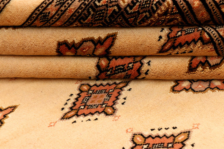 Navajo White Jaldar 5' 6 x 8' - No. 38302 - ALRUG Rug Store