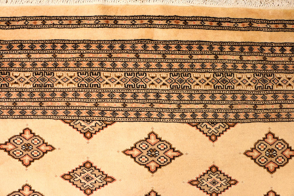 Navajo White Jaldar 5' 7 x 8' - No. 38308 - ALRUG Rug Store