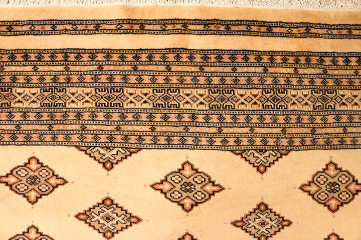 Navajo White Jaldar 5' 7 x 8' - No. 38308 - ALRUG Rug Store