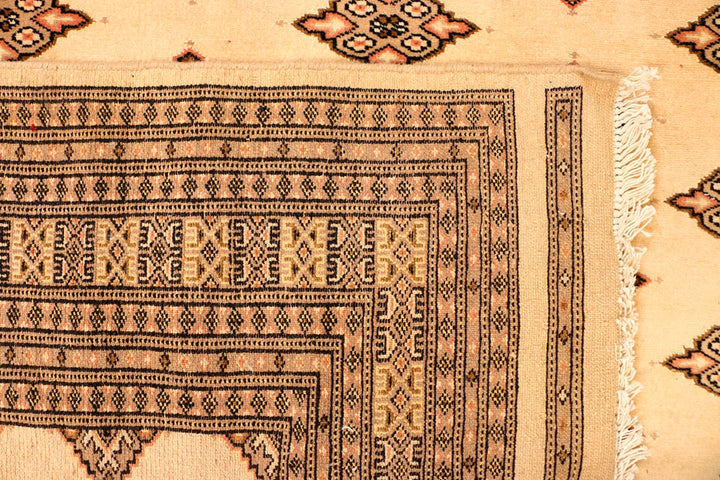 Navajo White Jaldar 5' 7 x 8' - No. 38308 - ALRUG Rug Store