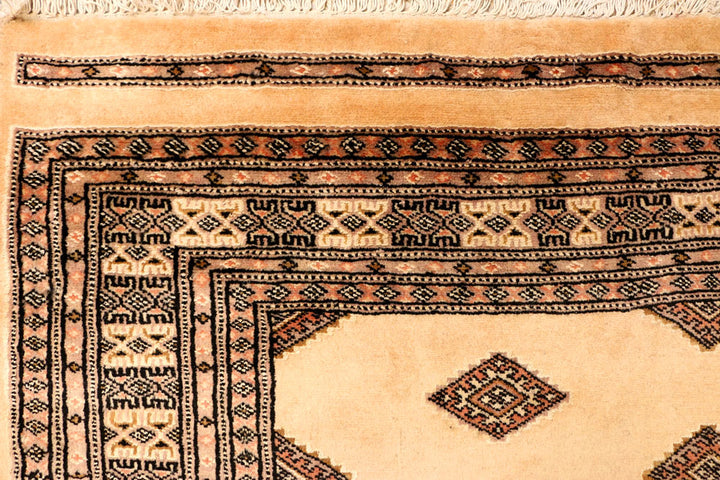 Navajo White Jaldar 5' 7 x 8' 4 - No. 38313 - ALRUG Rug Store