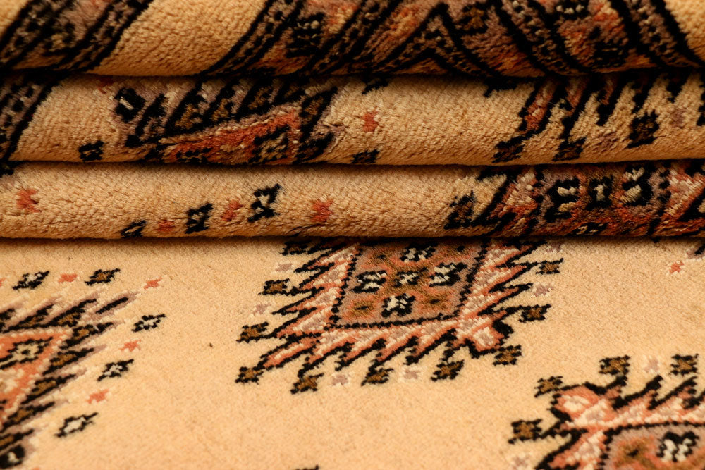 Navajo White Jaldar 5' 6 x 7' 9 - No. 38316 - ALRUG Rug Store