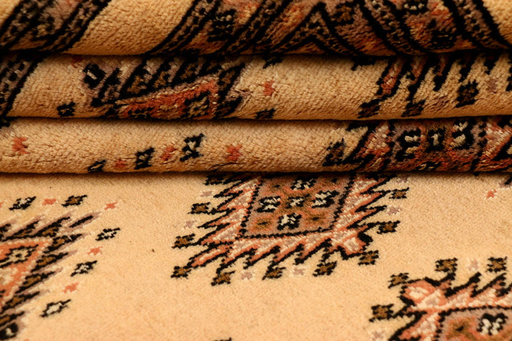 Navajo White Jaldar 5' 6 x 7' 9 - No. 38316 - ALRUG Rug Store