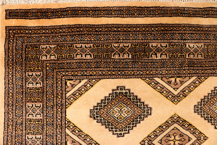 Navajo White Jaldar 5' 5 x 8' 11 - No. 38318 - ALRUG Rug Store