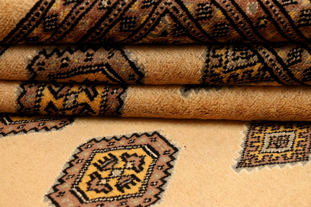 Navajo White Jaldar 5' 2 x 8' - No. 38319 - ALRUG Rug Store