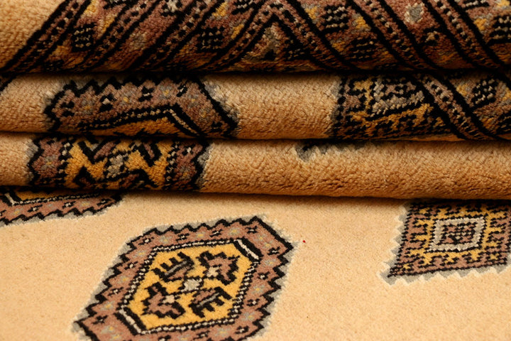 Navajo White Jaldar 5' 2 x 8' - No. 38319 - ALRUG Rug Store