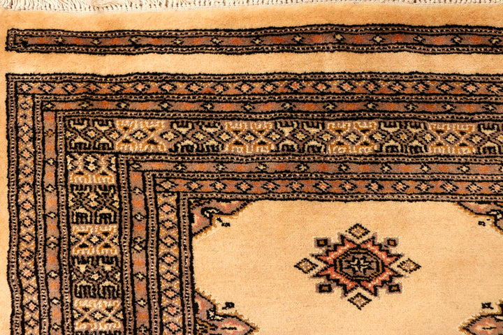 Navajo White Jaldar 5' 7 x 8' 4 - No. 38322 - ALRUG Rug Store