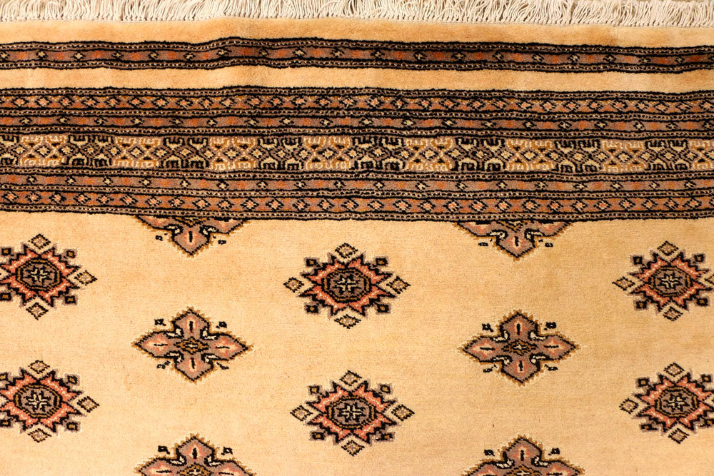 Navajo White Jaldar 5' 7 x 8' 4 - No. 38322 - ALRUG Rug Store