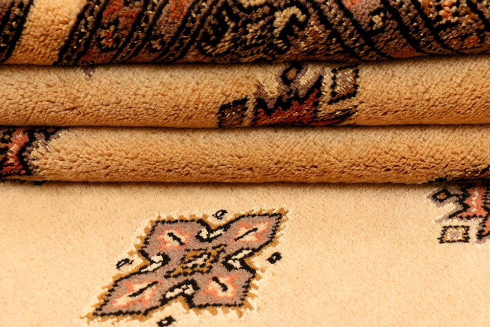 Navajo White Jaldar 5' 7 x 8' 4 - No. 38322 - ALRUG Rug Store