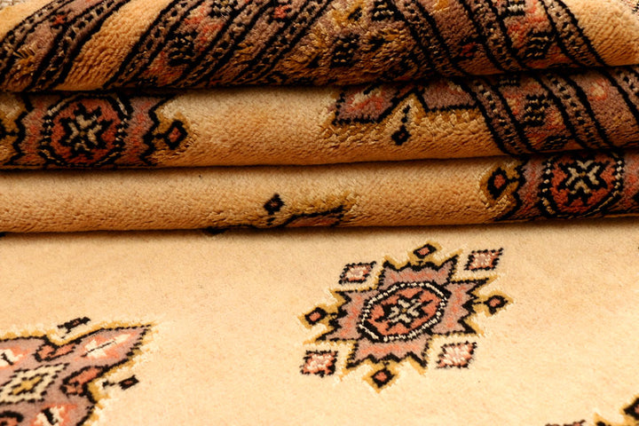 Navajo White Jaldar 5' 6 x 7' 9 - No. 38335 - ALRUG Rug Store