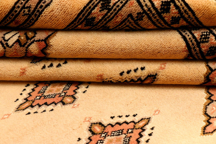 Navajo White Jaldar 5' 7 x 8' 2 - No. 38337 - ALRUG Rug Store