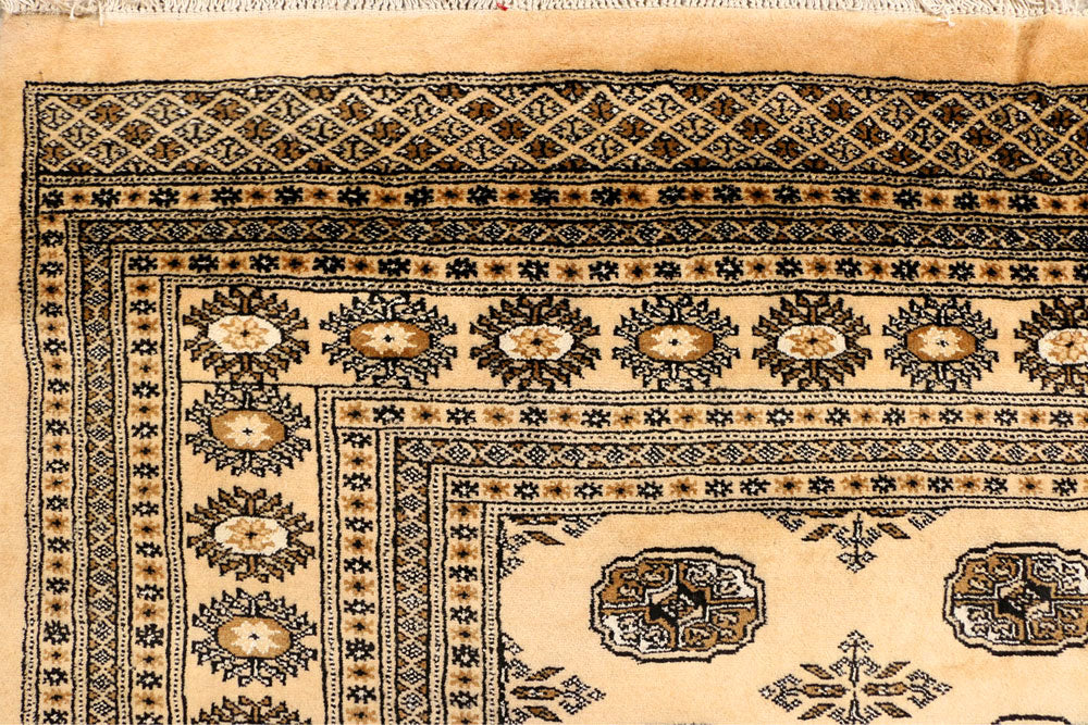 Navajo White Bokhara 6' 8 x 9' 6 - No. 38351 - ALRUG Rug Store