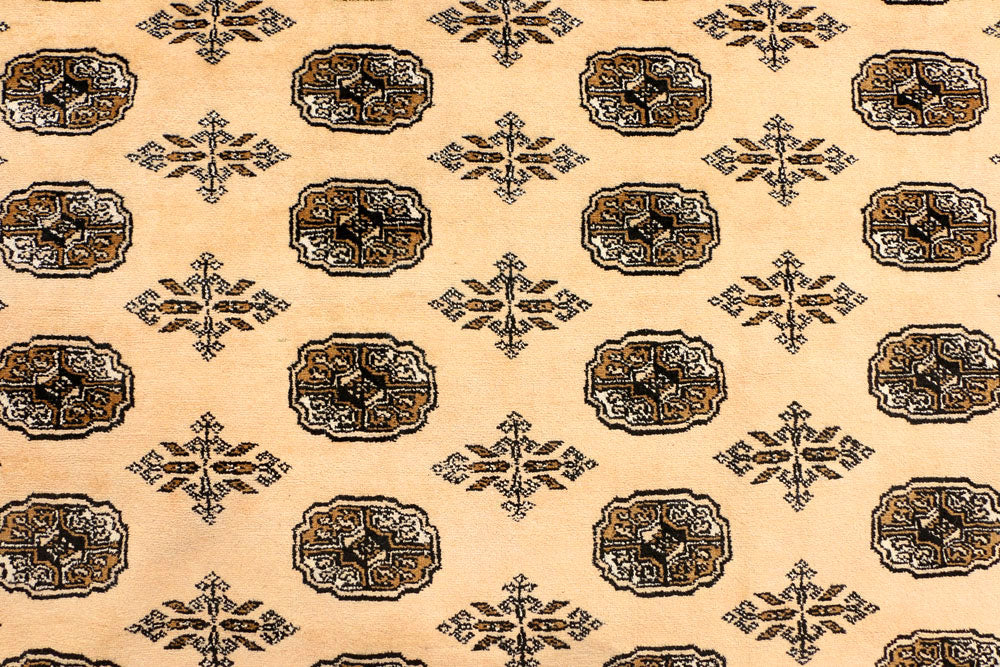 Navajo White Bokhara 6' 8 x 9' 6 - No. 38351 - ALRUG Rug Store