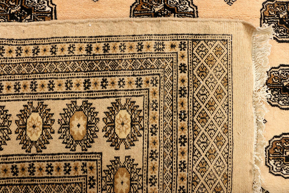 Navajo White Bokhara 6' 8 x 9' 6 - No. 38351 - ALRUG Rug Store