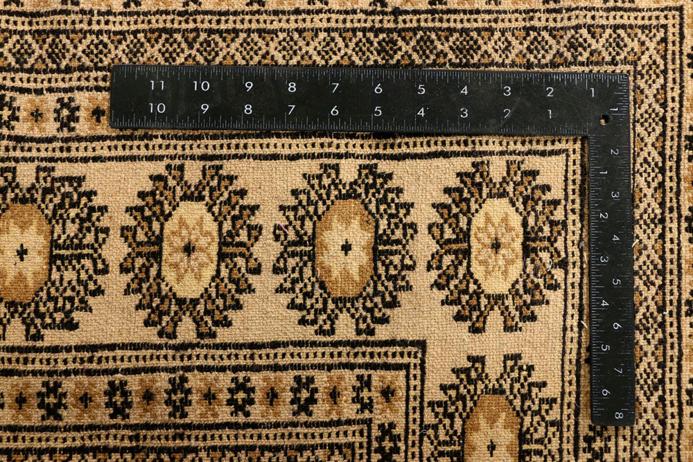 Navajo White Bokhara 6' 8 x 9' 6 - No. 38351 - ALRUG Rug Store